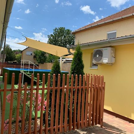 Armada Family Apartment Hajdúszoboszló 外观 照片