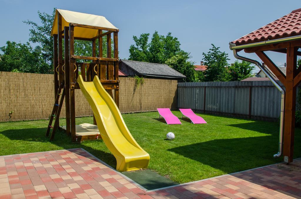 Armada Family Apartment Hajdúszoboszló 外观 照片